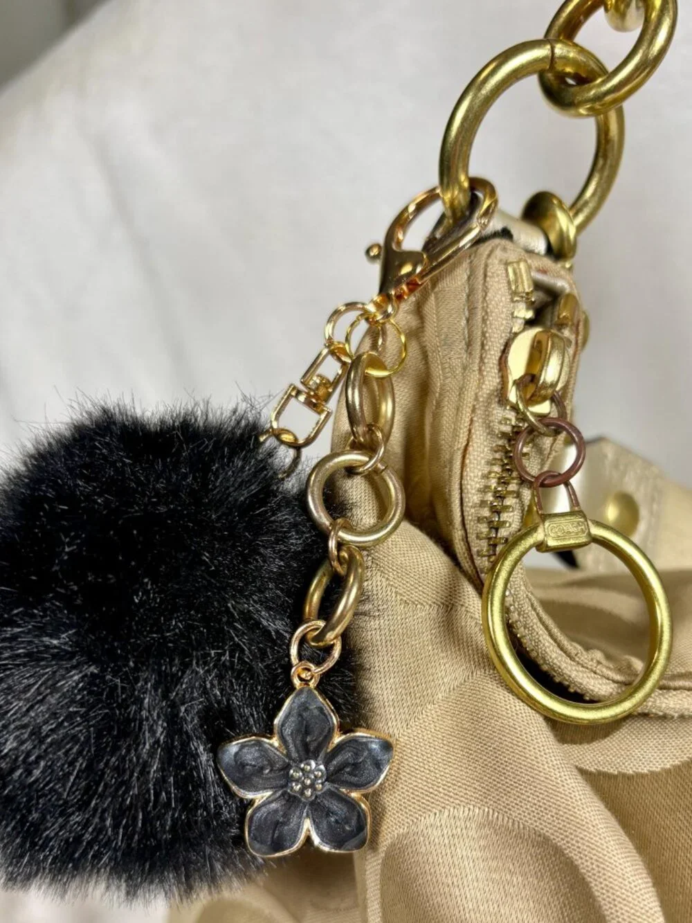 Y2K Coach Poppy Signature Sateen Pocket Hobo in Metallic Gold with Charms - Picture 3 of 13